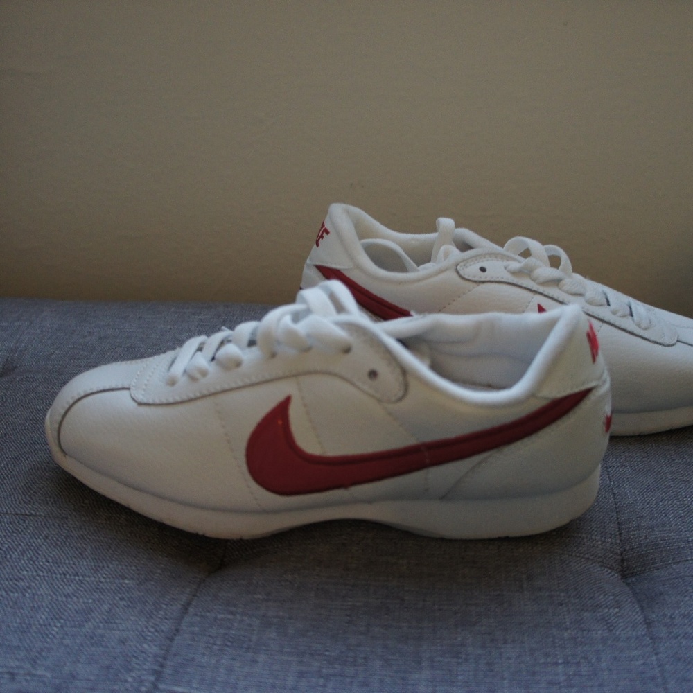 Nike Stamina White & Red Cheerleading Shoes EUC